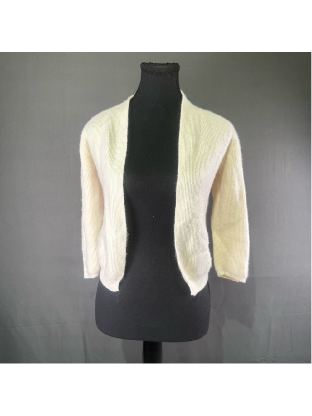 MaxMara Cashmere Cardigan Women’s S Cropped Quiet Luxury Soft Minimalist Ivory